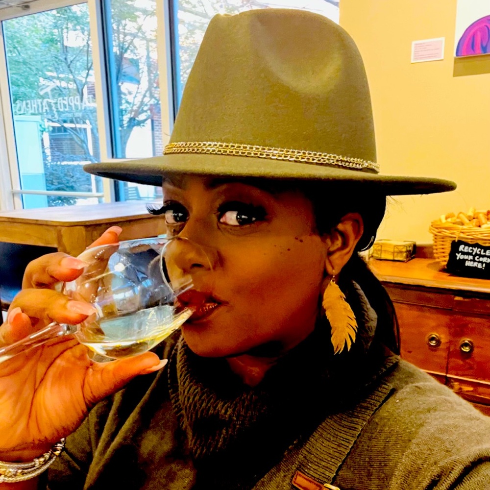 Meet your Posher, Monique